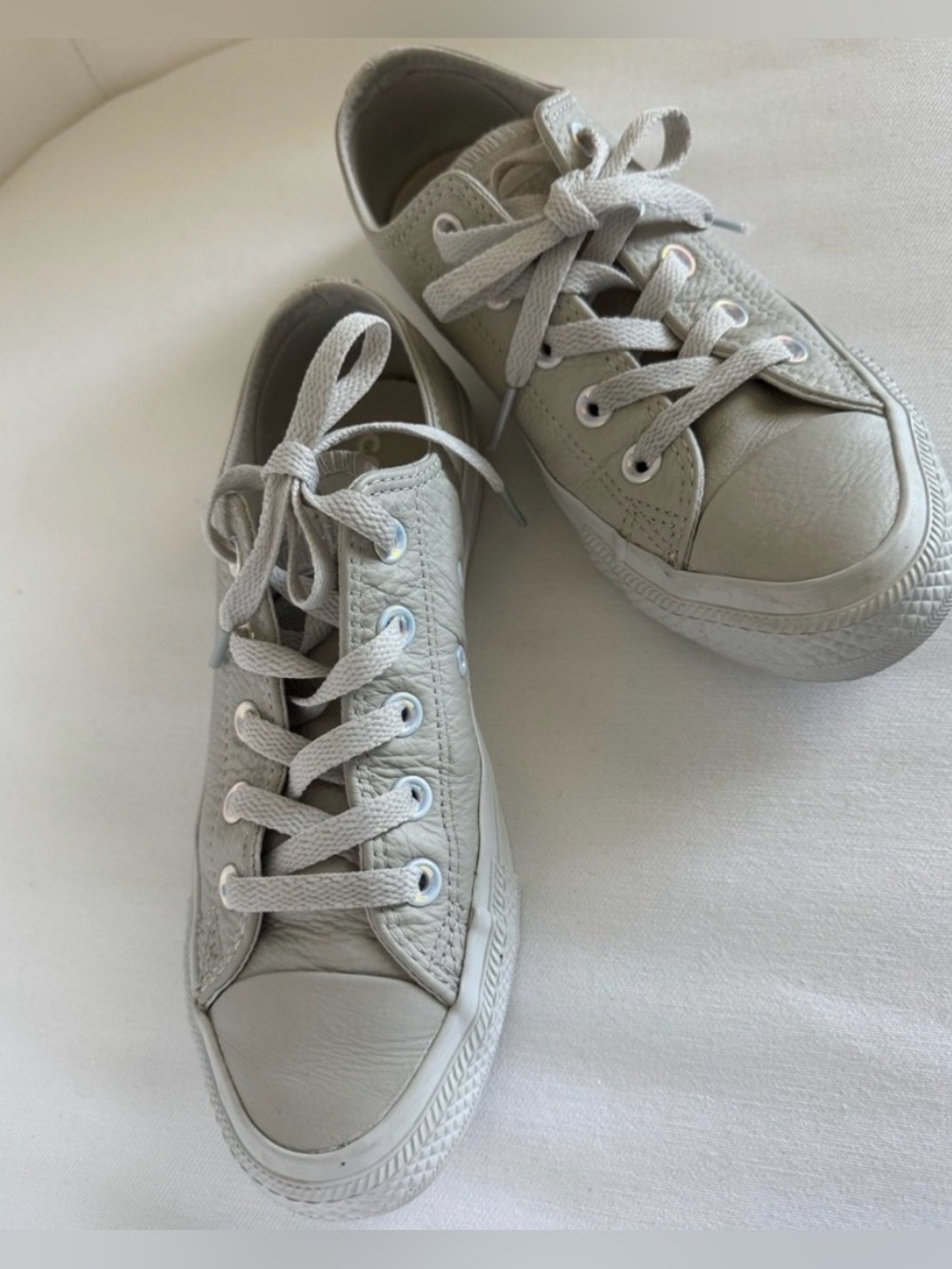 Converse Chuck Taylor Allstar Low Top Light Green Leather, Size 6